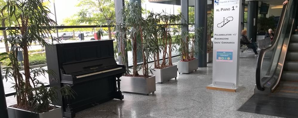 Ospedale di Vimercate: pianoforte nella hall e incontro musicali al via