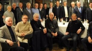 La reunion di grandi ex del Monza a tavola per festeggiare il titolo di campione d’inverno (foto Caprotti)