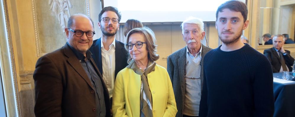 Monza i cinque vincitori del concorso Villa reale e parco: da sinistra Nicola Nasini, Luca Bettinetti, Maria Luisa Biffis, Enrico Fantoni e Giancarlo Pace