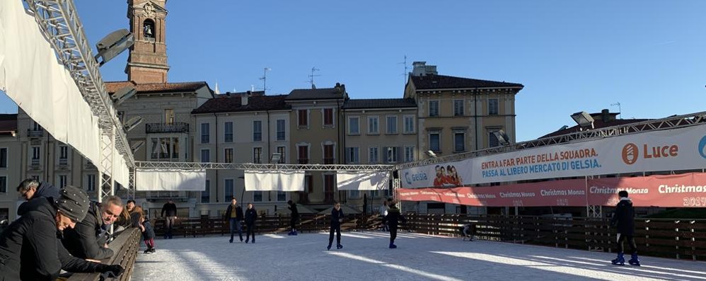 Monza Christmas Monza 2019 pista pattinaggio