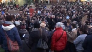 Le Sardine in piazza Trento e Trieste