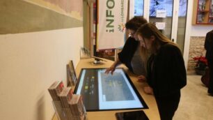 Monza, nuovo Infopoint piazza Trento Trieste