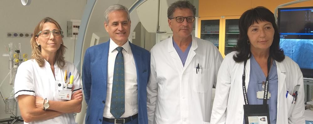 Cardiologo Stefano Garducci Vimercate, secondo da destra, col dierttore dell’Asst Nunzio del Sorbo