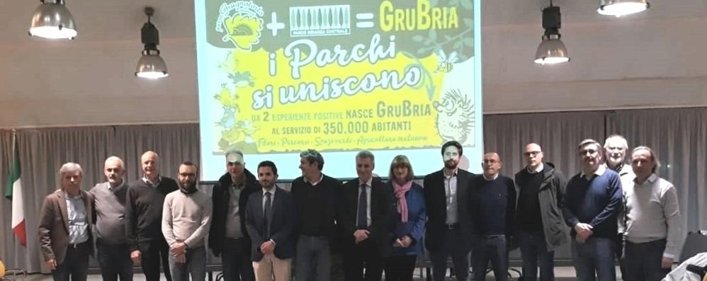 NOVA - GRUBRIA i sindaci al centro il pres lanzani