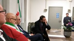 Un momento dell'incontro tra la giunta carnatese e il viceministro dell'Interno Matteo Mauri, terzo da sinistra accanto al sindaco Nava