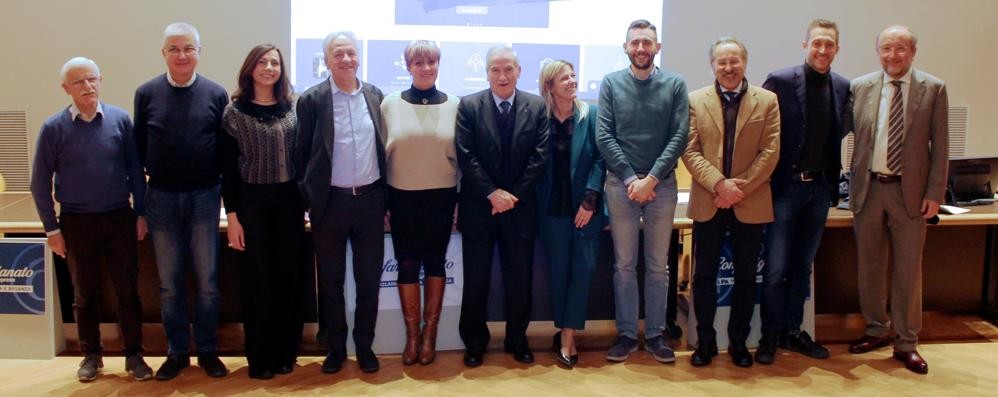 La nuova giunta di Apa: al centro il presidente Giovanni Barzaghi, ultimo a destra Enrico Brambilla