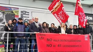 Una recente manifestazione di protesta dei dipendenti Adidas a Milano