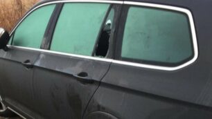 Brugherio: un’auto danneggiata nella zona al confine con Carugate