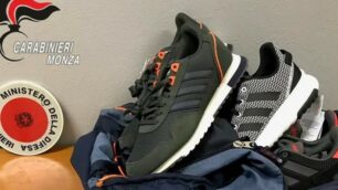 Le scarpe che l’uomo ha cercato di rubare a Pittarosso