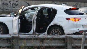 Incidente in ss36 nord all'altezza di Carate. Feriti lievi e traffico in tilt. Una delle auto coinvolte