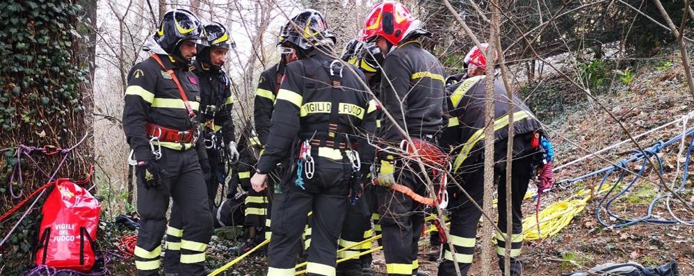 Carate Brianza Esercitazione Saf vigili del fuoco di Monza, Seregno, Desio a Costa Lambro