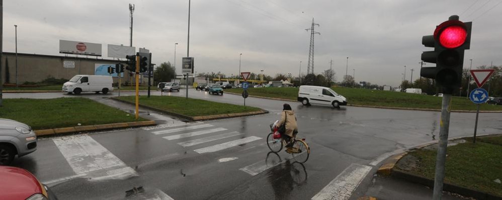 Viale Industrie all’altezza di via Salvadori a Monza