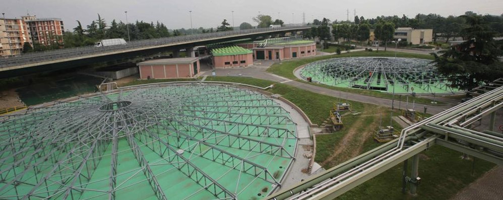 Monza Depuratore Lambro Brianzacque Terminata la coperture delle due vasche fanghi dell impianto di Monza sud che dovrebbero annullare i miasmi della lavorazione