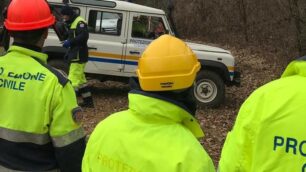 Un gruppo di Protezione civile in  azione