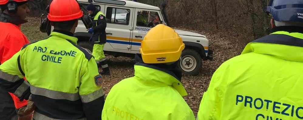 Un gruppo di Protezione civile in  azione