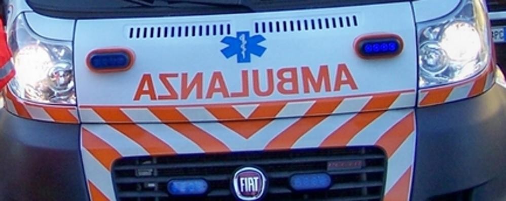 L'ambulanza e i soccorritori sul posto