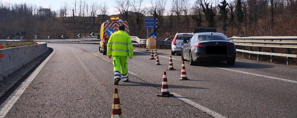 Statale 36 incidente camion perso carico