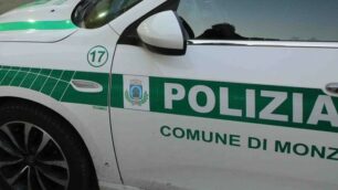 Un’auto della polizia locale di Monza