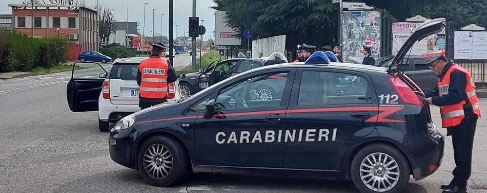 Un controllo dei carabinieri venerdì 13 marzo tra Nova e Varedo