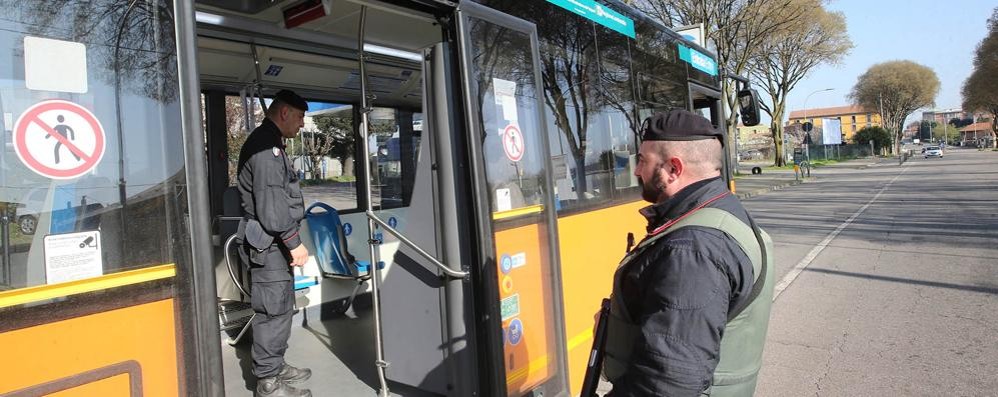 Controlli anche sugli autobus a Monza