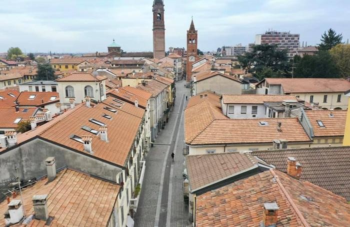 Coronavirus: Monza deserta nelle fotografie del sindaco Dario Allevi