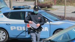Un posto di blocco della Polizia di Stato