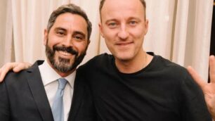 Erik Somaschini con Francesco Facchinetti, suo amico e sostenitore della campagna di raccolta