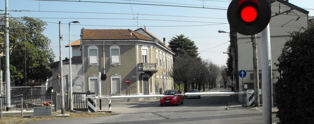 Passaggio a livello ferrovia di via Manzoni a Seveso