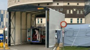 Coronavirus tenda Kopron per ospedale San Gerardo Monza