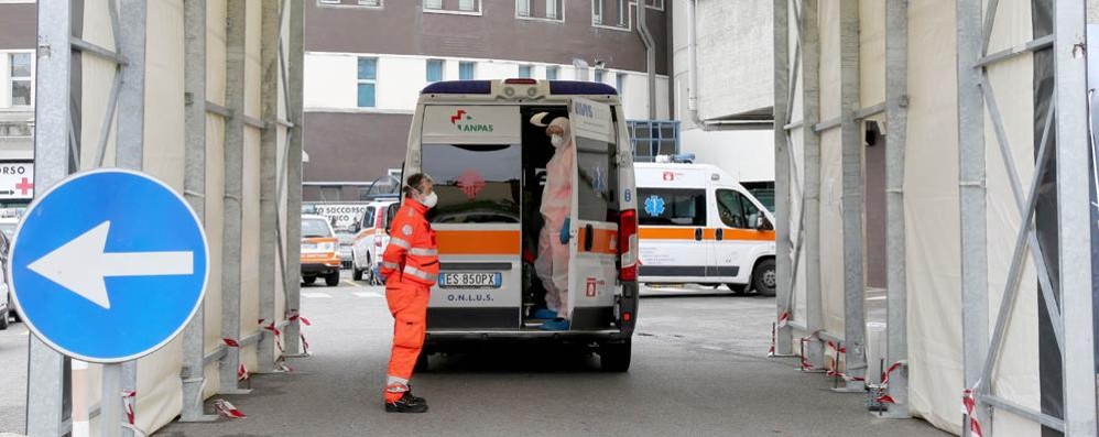 MONZA coronavirus ambulanza in ospedale