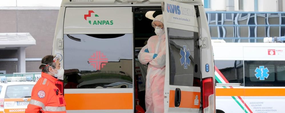 MONZA coronavirus ambulanza in ospedale