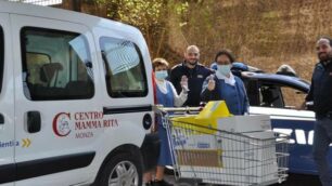 I dolciumi portati dagli agenti