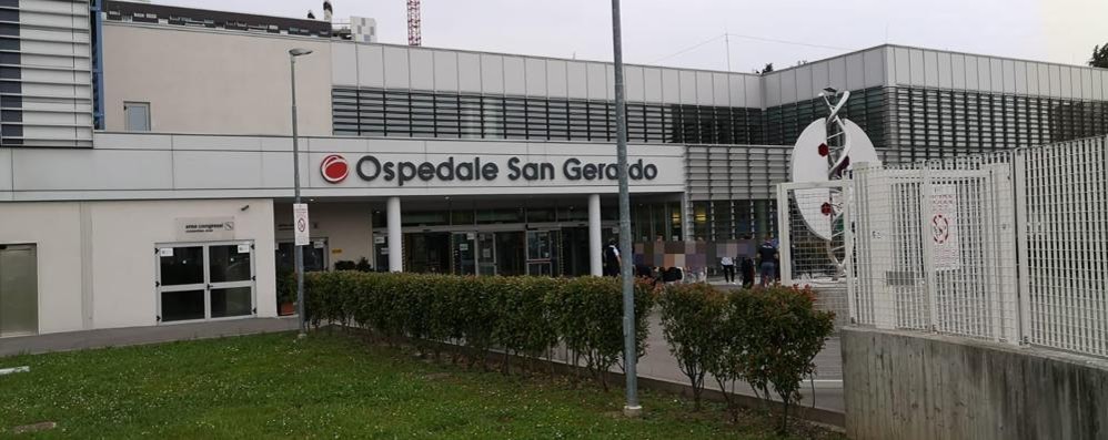 L’ingresso dell’ospedale San Gerardo