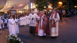 L'omaggio floreale alla Madonnina ha aperto la sagra di Santa Valeria del 2019