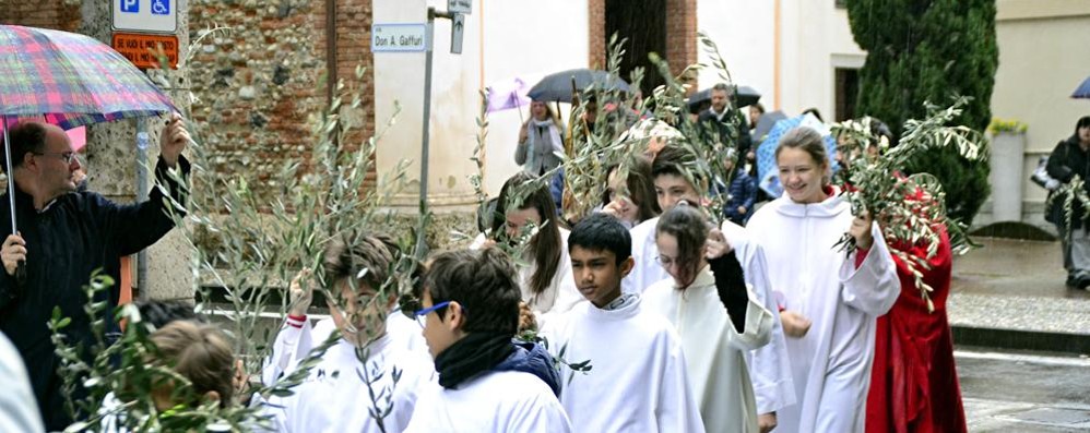 Domenica delle Palme benedizione e processione con ulivo benedetto: una foto del 2019