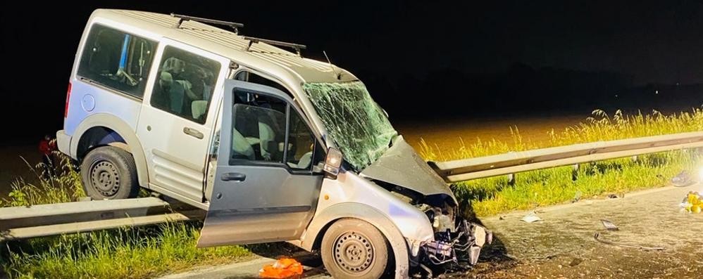 Il Ford Tourneo dopo lo scontro frontal