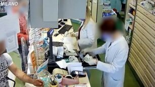 Rapina in farmacia a Solaro