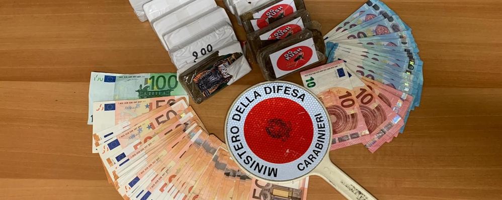 Droga Agrate Brianza carabinieri arresto pusher