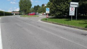 Il confine tra il Comune di Besana  equello di Casatenovo: qui doveva correre il nuovo collegamento ciclopedonale