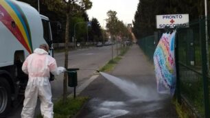 Le operazioni di igienizzazione delle strade compiute da Cem