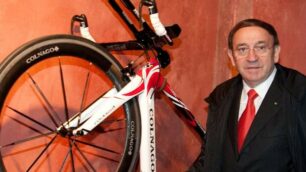 Ernesto Colnago con una sua bicicletta al Must di Vimercate