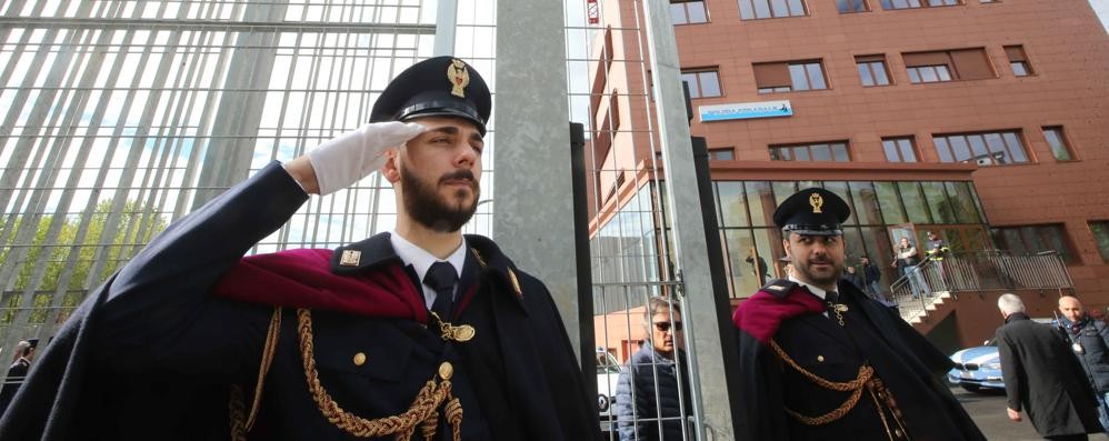 L’ingresso della Questura di Monza