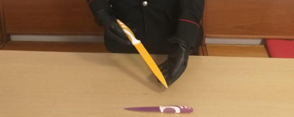 Seregno carabinieri arresto coltello
