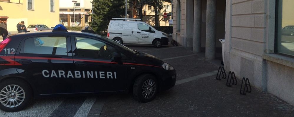 Un’auto dei carabinieri di Seregno