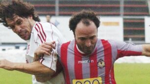 Michele Bacis, a sinistra, quando indossava la maglia del Monza, nel 2008