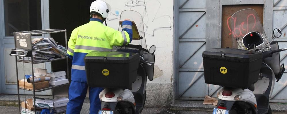 Un lavoratore di Poste Italiane