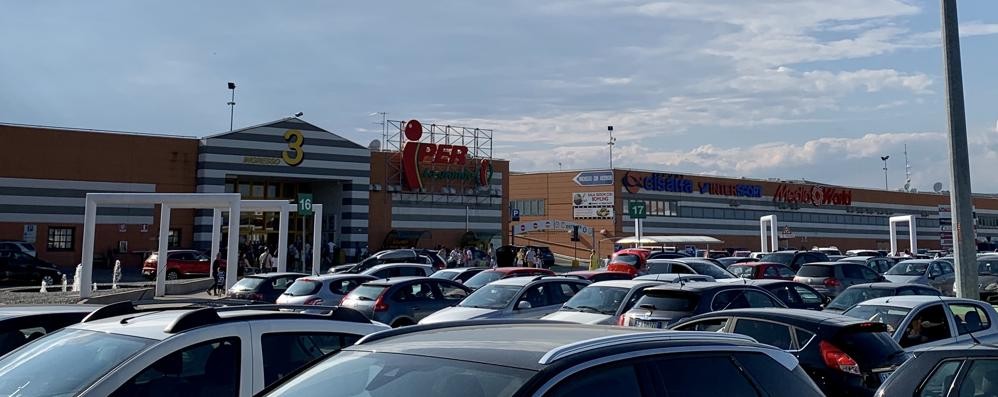 Busnago centro commerciale Globo - foto repertorio