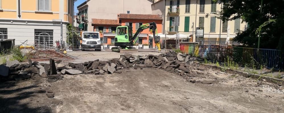 Monza lavori demolizione ponte via Colombo