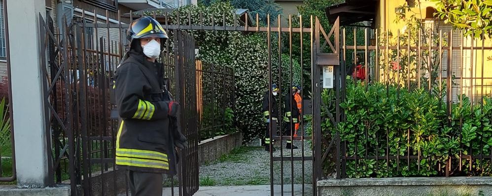 L’intervento dei vigili del fuoco in via Bormida a Monza