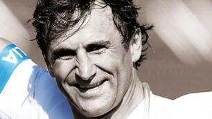 Alex Zanardi sulla copertina del libro di Luca Corsolini